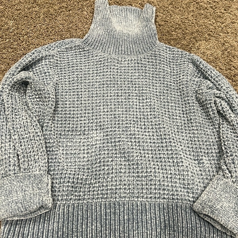Hippie Rose Women turtleneck sweater.
Size  XL